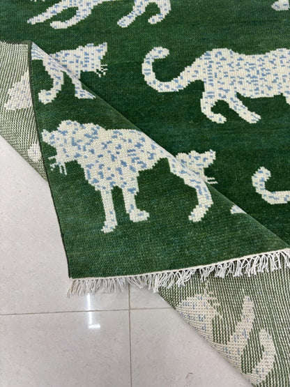 Side view showing medium pile thickness of wool rug
